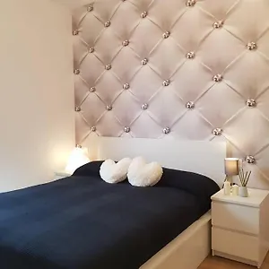  Apartament Bsuites Trieste In Centro Storico Con Wifi