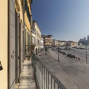Apartamento Palazzo Carpediem-prato Della Valle, Padua